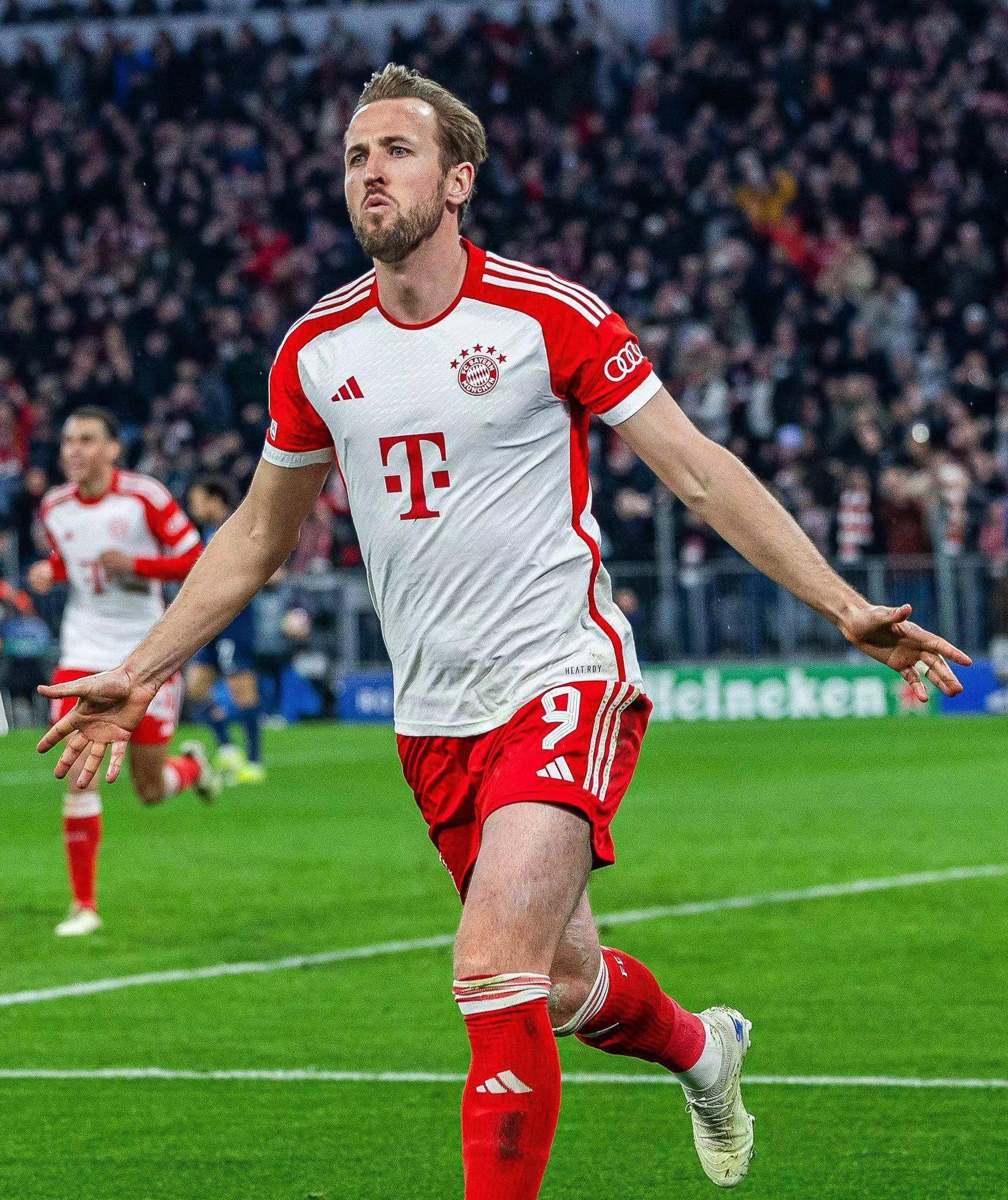 九游会娱乐 - 凯恩巅峰对决，JackeyLove与40激战TL分钟，大胜胜负难料！